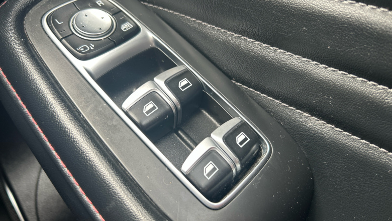 MG Hs 1.5 T-GDI PHEV Exclusive 5dr Auto Hatchback